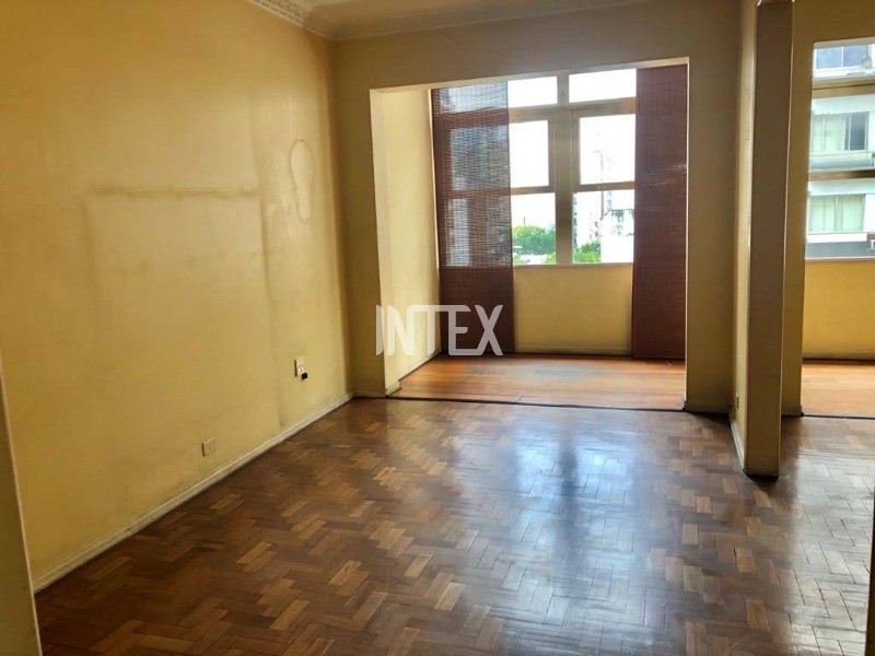 Apartamento à venda com 3 quartos, 130m² - Foto 3