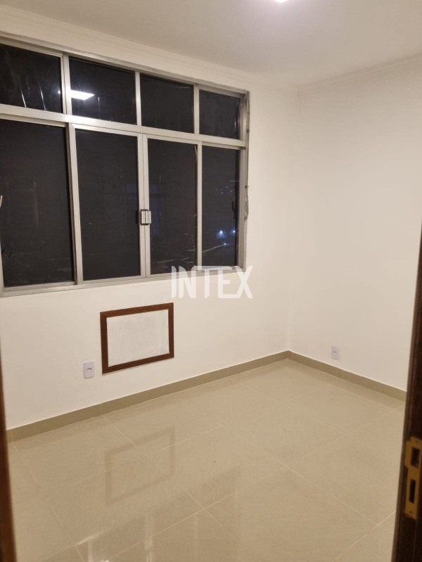 Apartamento à venda com 2 quartos, 65m² - Foto 5