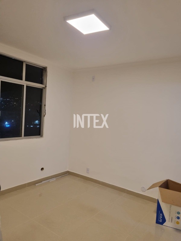 Apartamento à venda com 2 quartos, 65m² - Foto 12