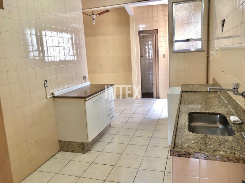 Apartamento à venda com 3 quartos, 130m² - Foto 13