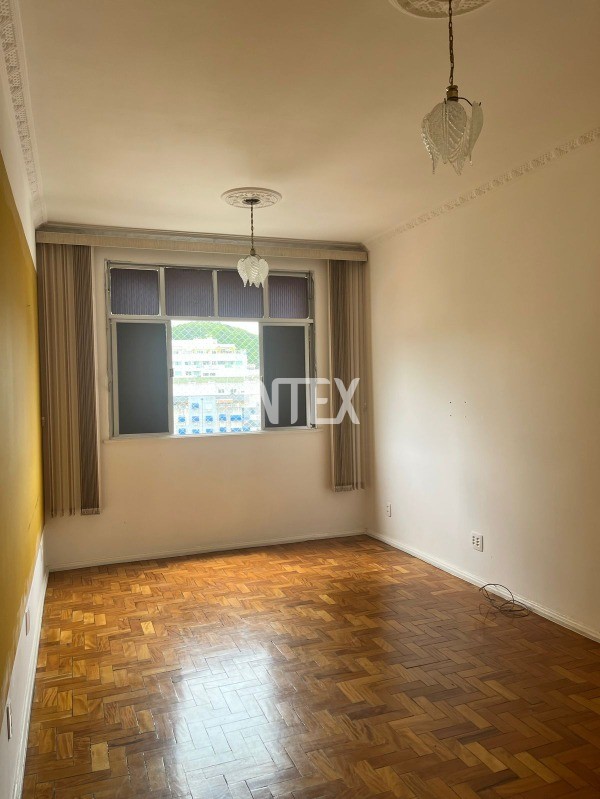 Apartamento à venda com 2 quartos, 90m² - Foto 2