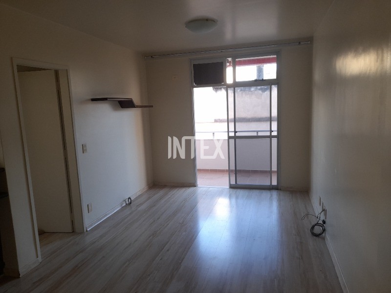 Apartamento à venda com 1 quarto, 54m² - Foto 2