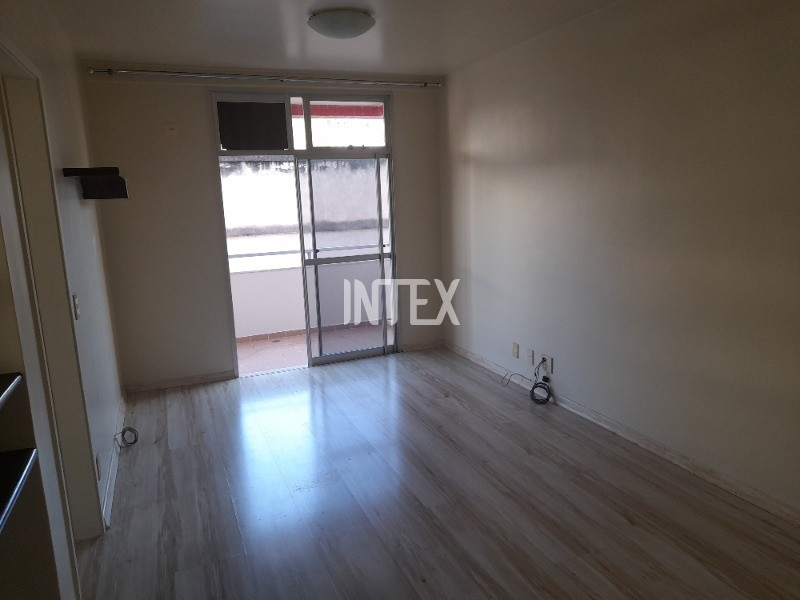 Apartamento à venda com 1 quarto, 54m² - Foto 1