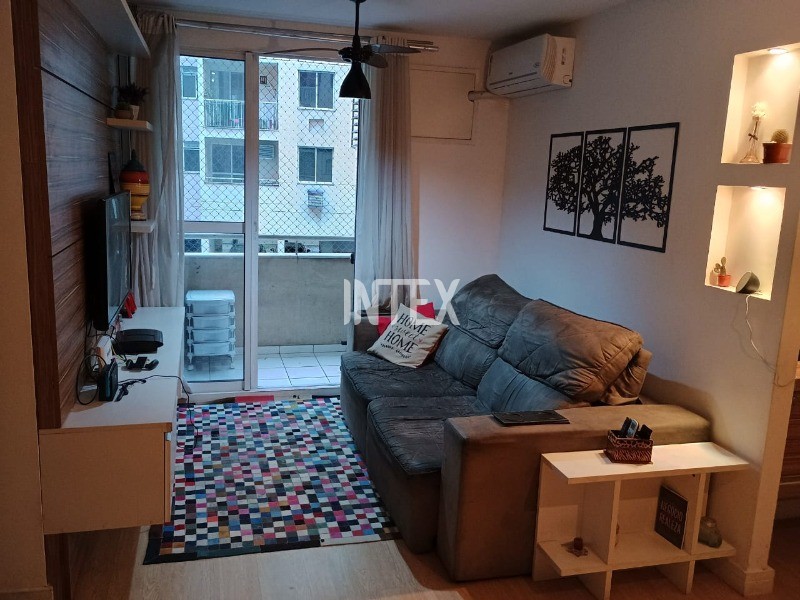 Apartamento à venda com 2 quartos, 69m² - Foto 1