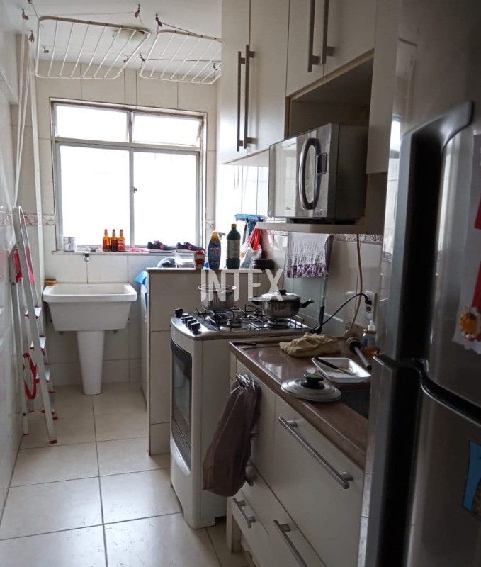 Apartamento à venda com 2 quartos, 60m² - Foto 13