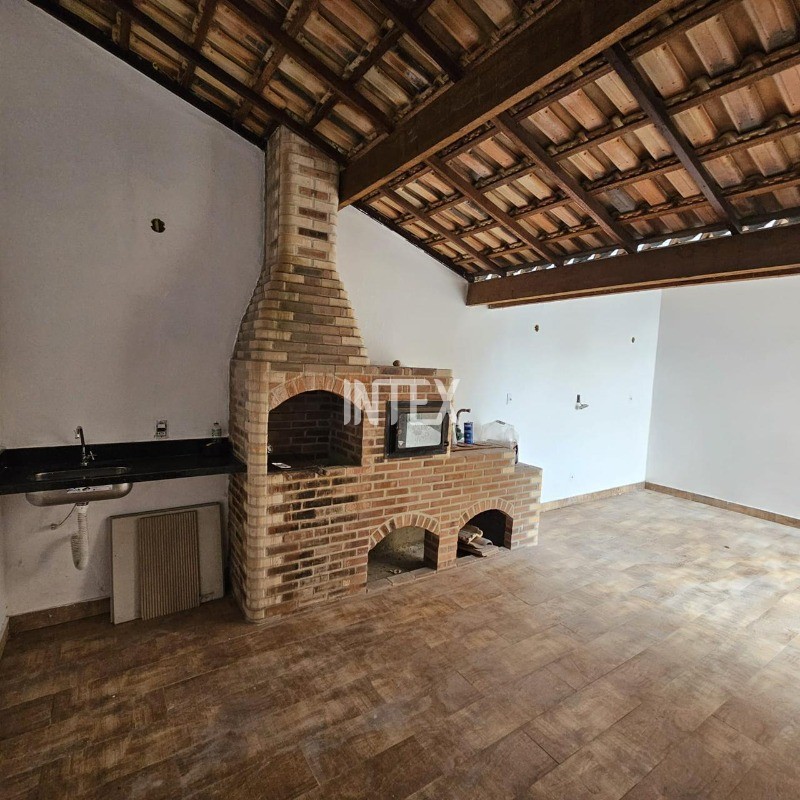 Casa à venda com 2 quartos, 60m² - Foto 11