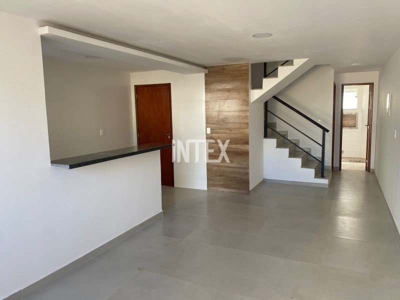 Casa à venda com 3 quartos, 100m² - Foto 8