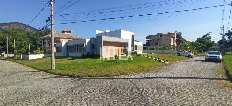 Casa à venda com 3 quartos, 734m² - Foto 2