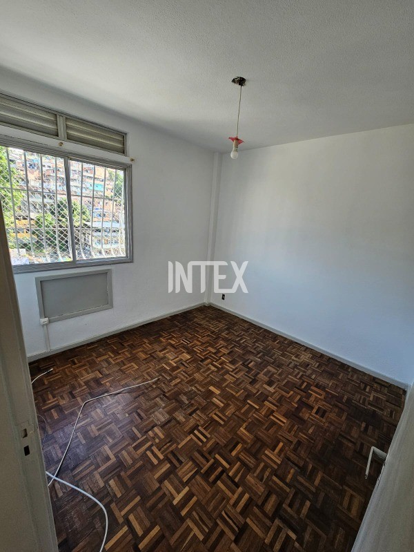 Apartamento à venda com 2 quartos, 60m² - Foto 4