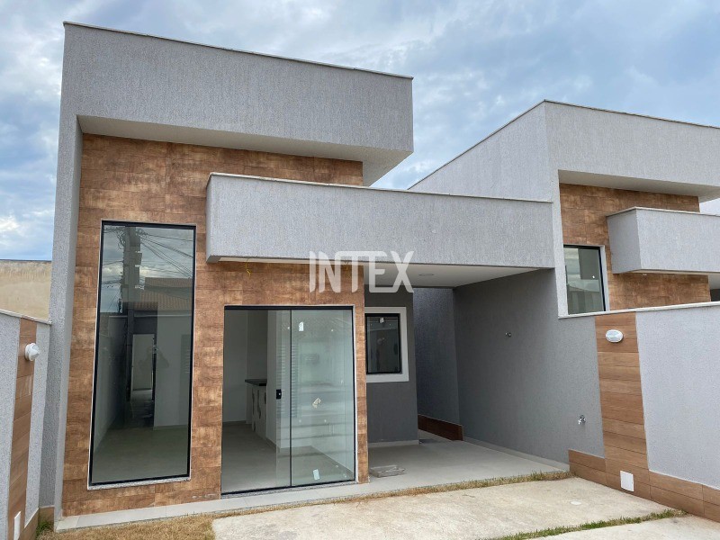 Casa à venda com 3 quartos, 240m² - Foto 1