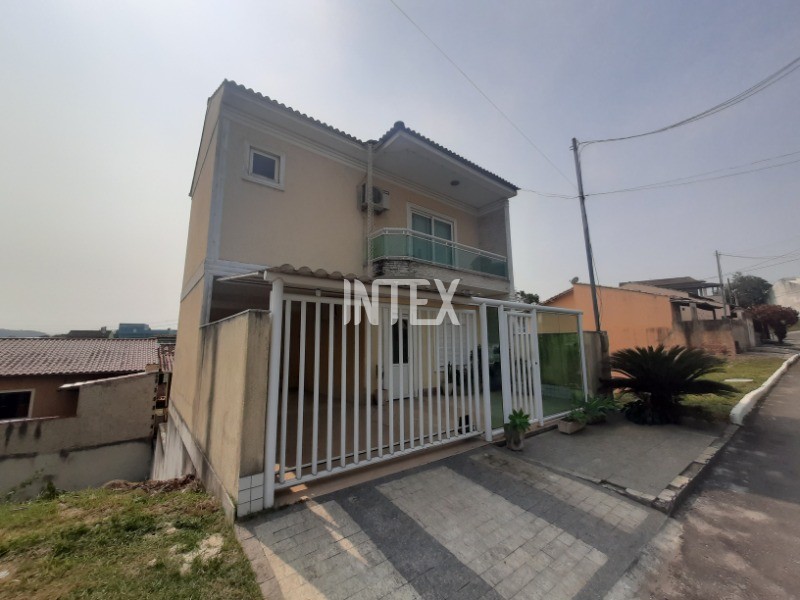 Casa à venda com 3 quartos, 150m² - Foto 2