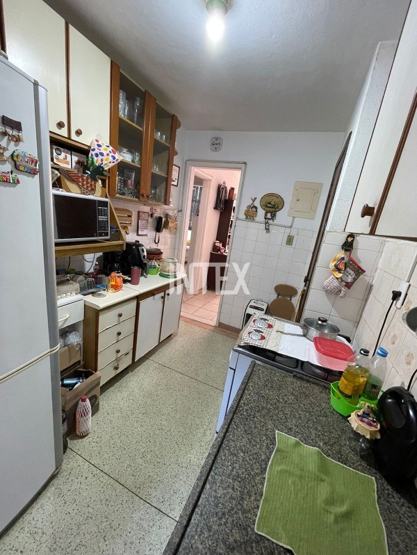 Apartamento à venda com 2 quartos, 70m² - Foto 21