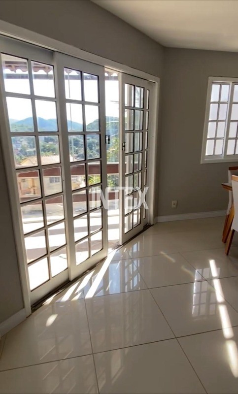 Casa à venda com 3 quartos, 160m² - Foto 12