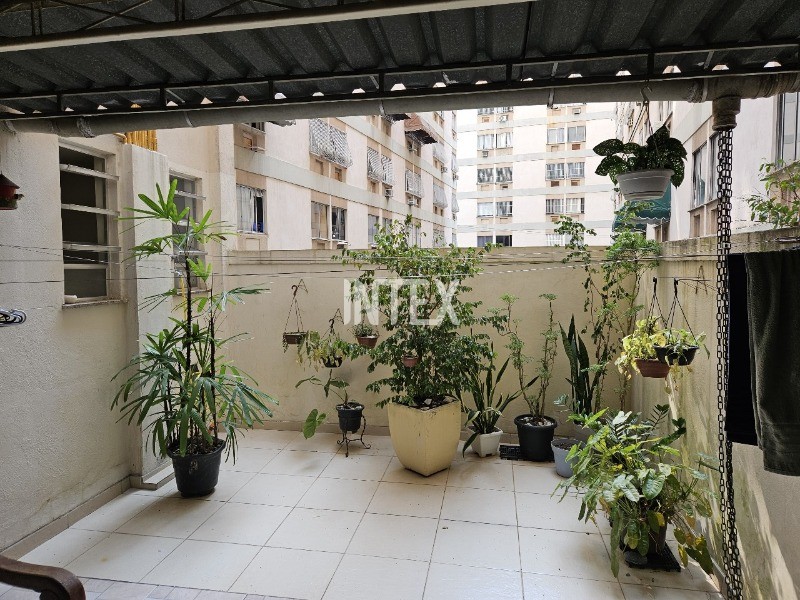 Apartamento à venda com 2 quartos, 70m² - Foto 18