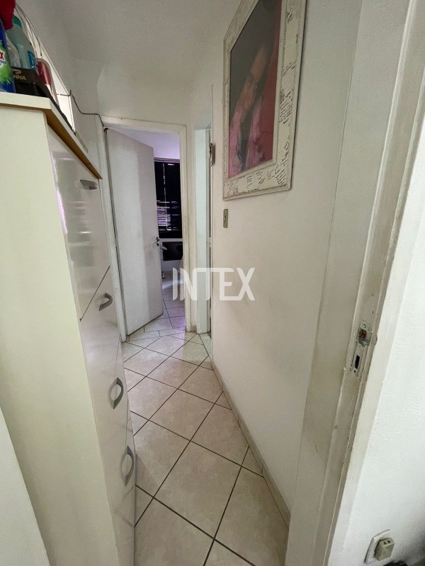 Apartamento à venda com 2 quartos, 70m² - Foto 13