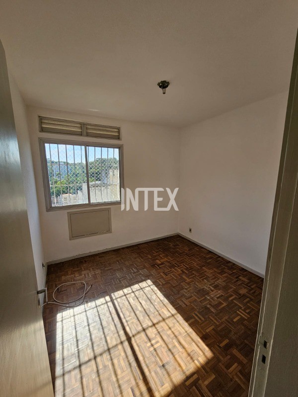 Apartamento à venda com 2 quartos, 60m² - Foto 3