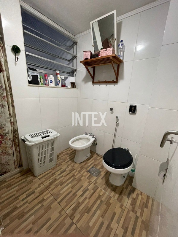 Apartamento à venda com 2 quartos, 70m² - Foto 15