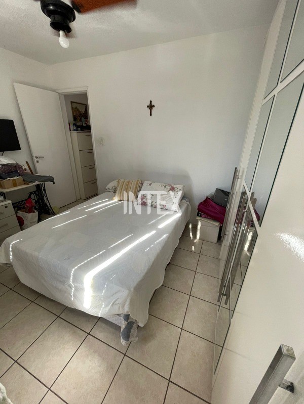 Apartamento à venda com 2 quartos, 70m² - Foto 10