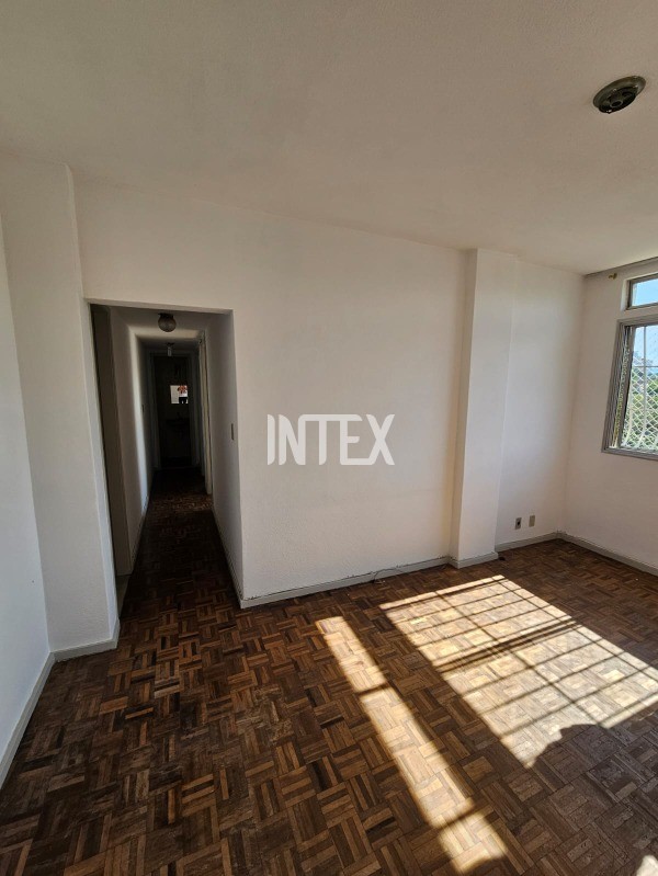 Apartamento à venda com 2 quartos, 60m² - Foto 2