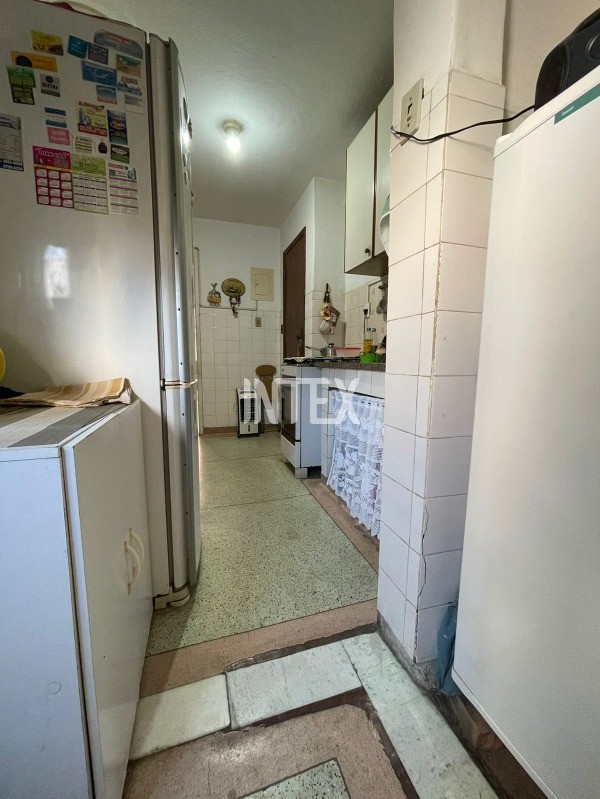 Apartamento à venda com 2 quartos, 70m² - Foto 19