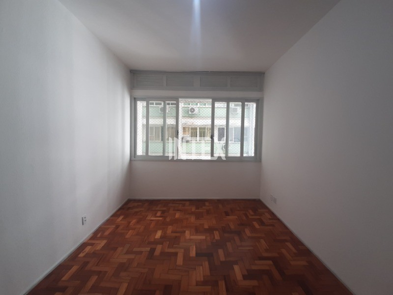 Apartamento para alugar com 2 quartos, 75m² - Foto 13