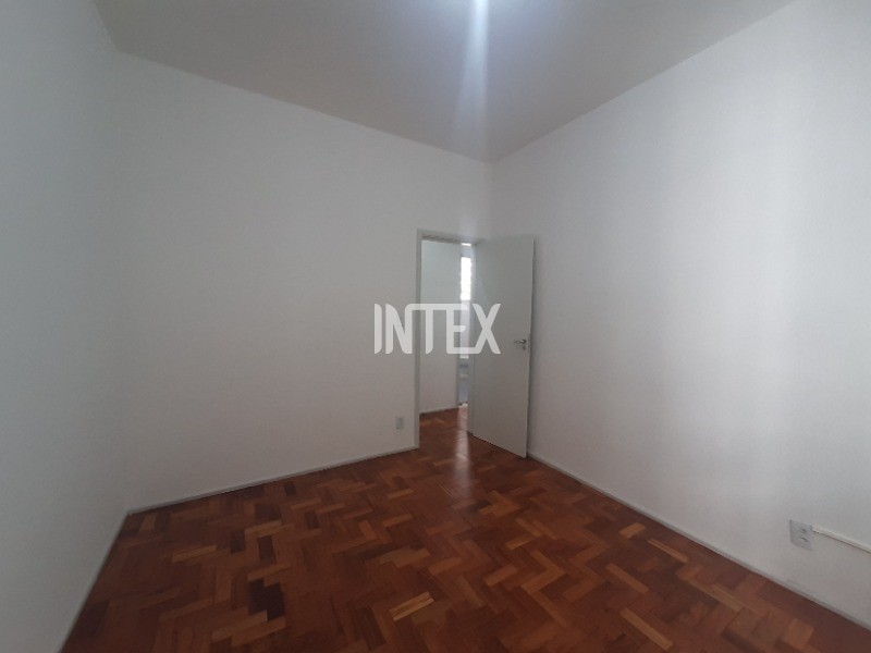 Apartamento para alugar com 2 quartos, 75m² - Foto 7