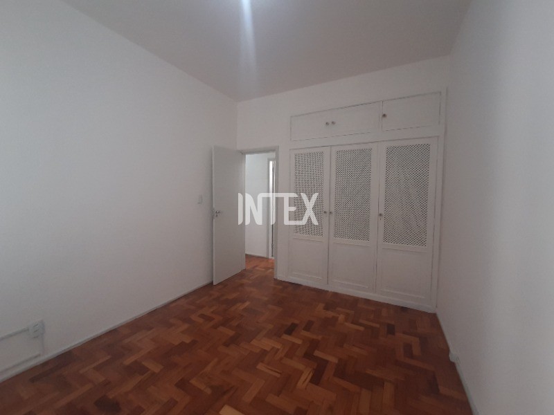 Apartamento para alugar com 2 quartos, 75m² - Foto 15