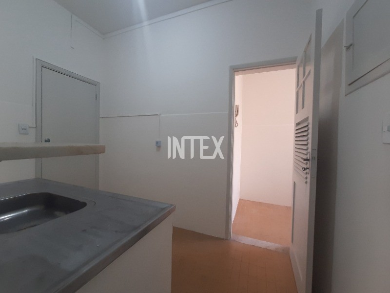 Apartamento para alugar com 2 quartos, 75m² - Foto 18