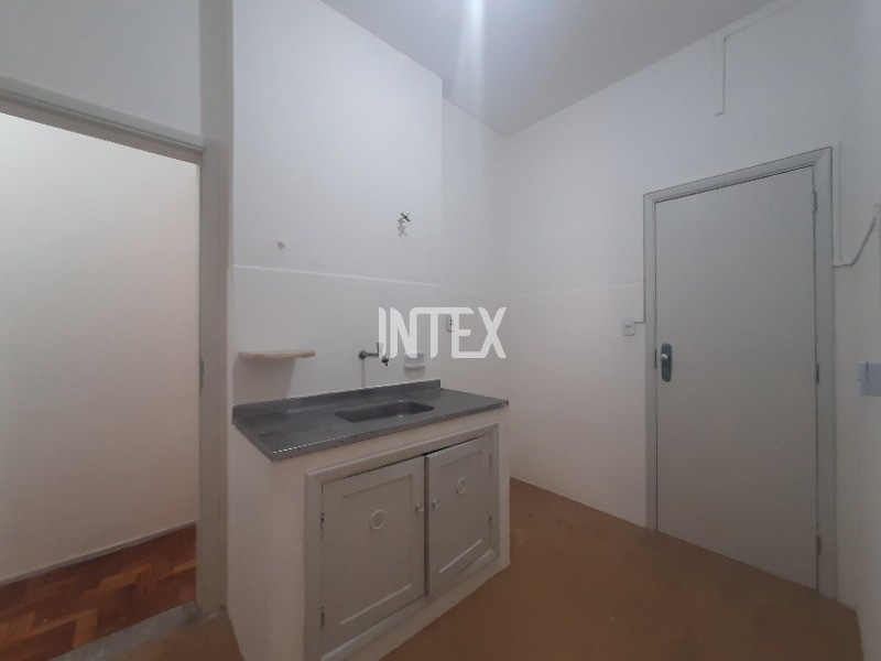 Apartamento para alugar com 2 quartos, 75m² - Foto 16