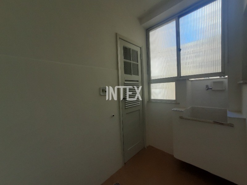 Apartamento para alugar com 2 quartos, 75m² - Foto 20