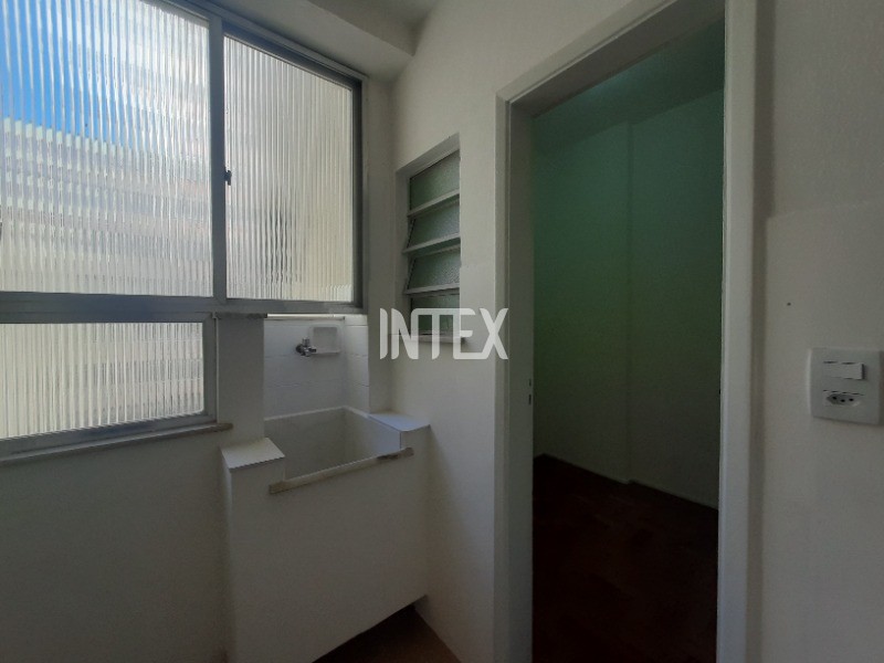 Apartamento para alugar com 2 quartos, 75m² - Foto 21