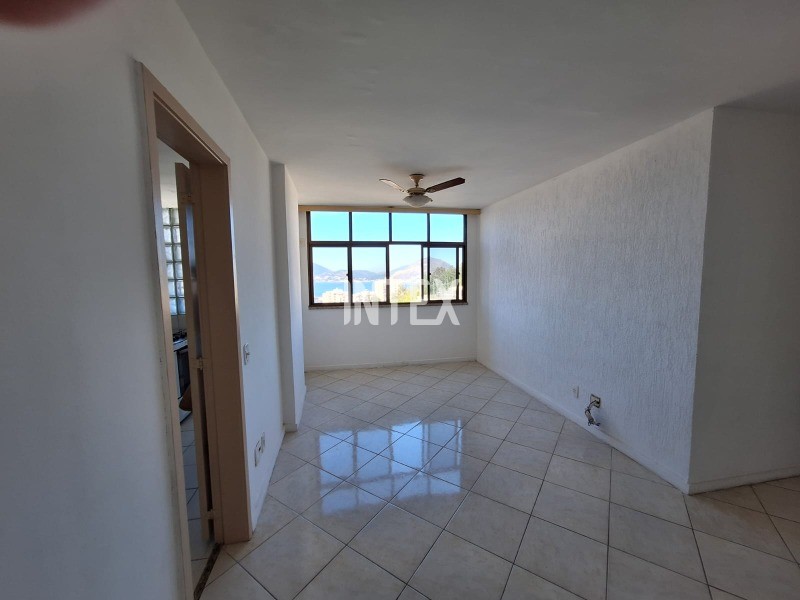 Apartamento à venda com 2 quartos, 65m² - Foto 1