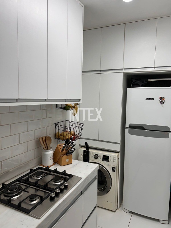 Apartamento à venda com 2 quartos, 76m² - Foto 13