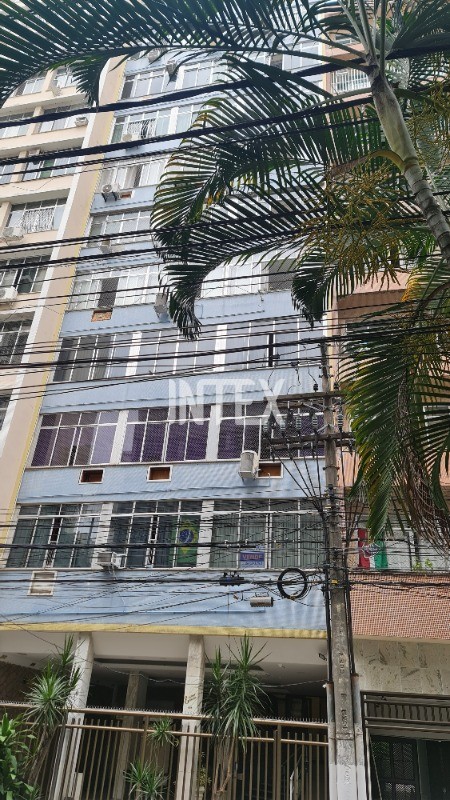 Apartamento à venda com 3 quartos, 134m² - Foto 2