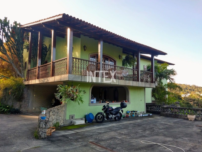 Casa à venda com 3 quartos - Foto 1