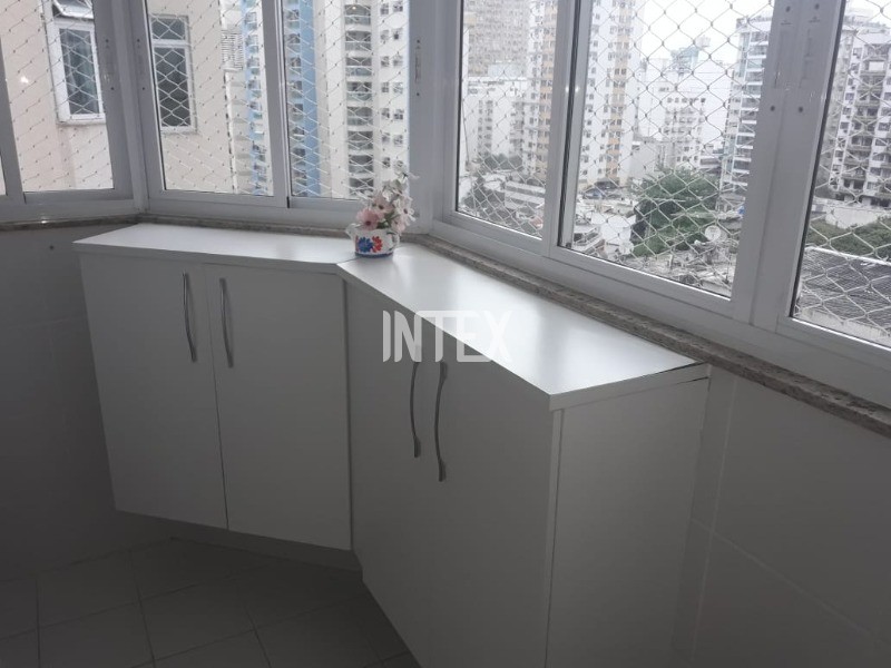 Apartamento à venda com 2 quartos, 75m² - Foto 13