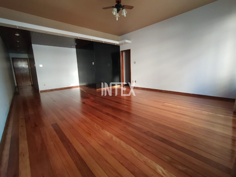 Apartamento à venda com 3 quartos, 220m² - Foto 3