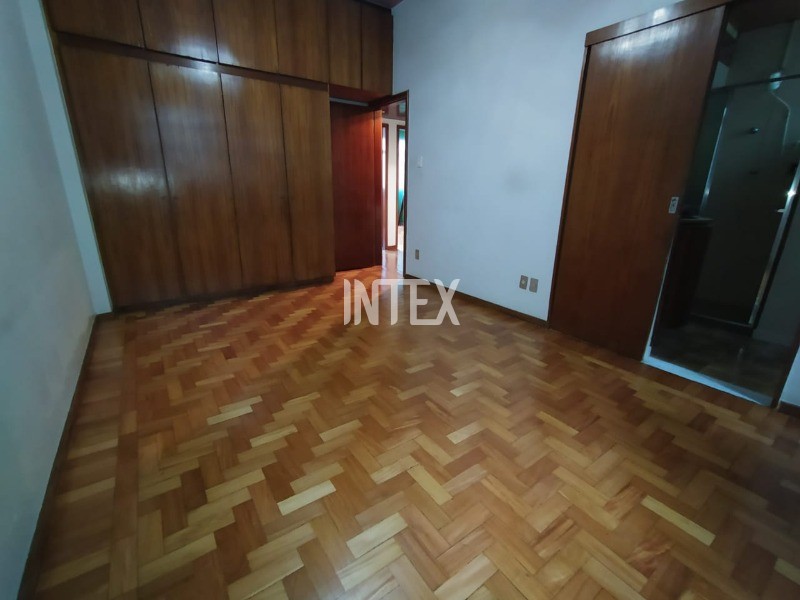 Apartamento à venda com 3 quartos, 220m² - Foto 5