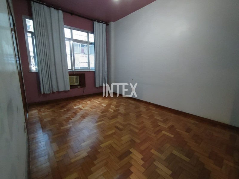 Apartamento à venda com 3 quartos, 220m² - Foto 7