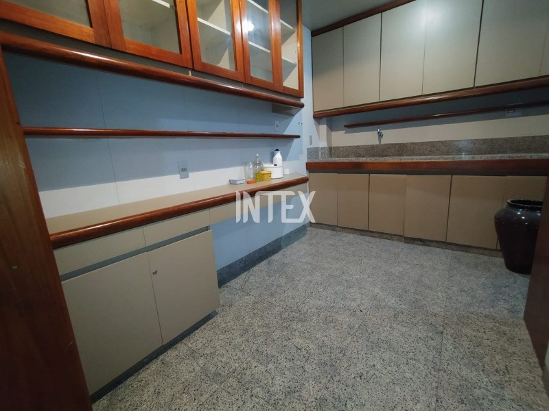 Apartamento à venda com 3 quartos, 220m² - Foto 11