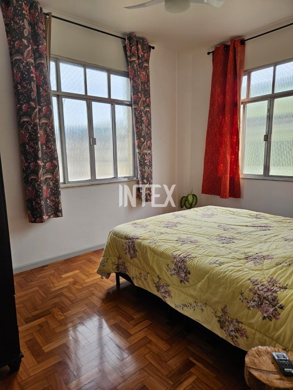 Apartamento à venda com 3 quartos, 108m² - Foto 2