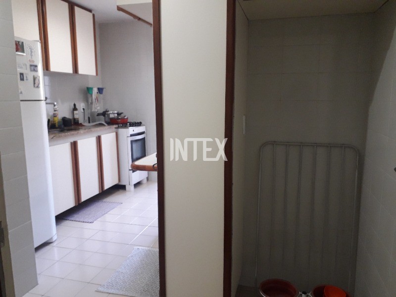 Apartamento à venda com 2 quartos, 64m² - Foto 9