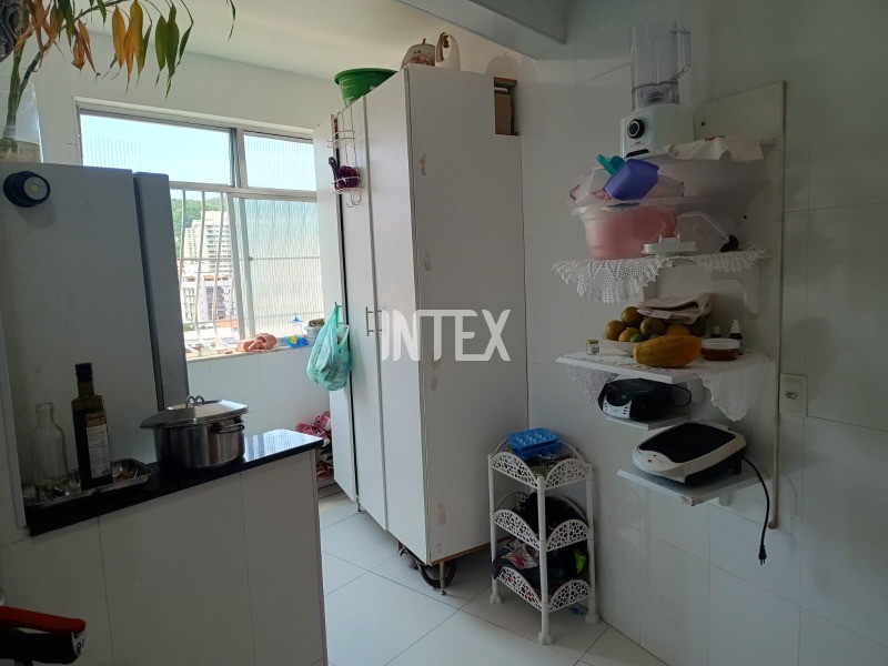 Apartamento à venda com 2 quartos, 76m² - Foto 14