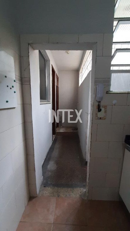 Apartamento à venda com 2 quartos, 75m² - Foto 26