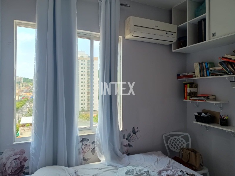 Apartamento à venda com 2 quartos, 76m² - Foto 9