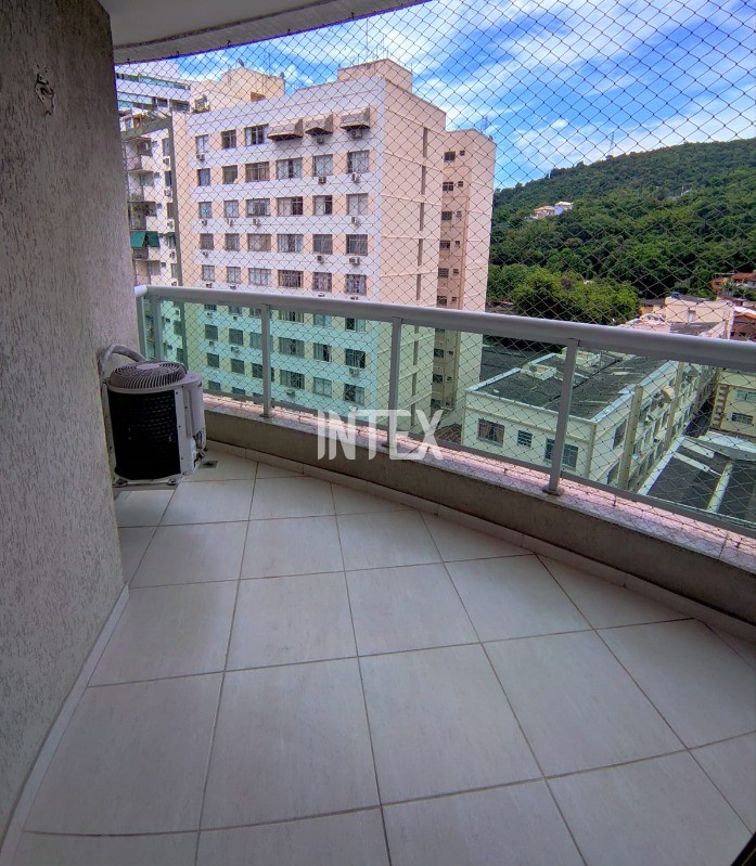 Apartamento à venda com 2 quartos, 70m² - Foto 4