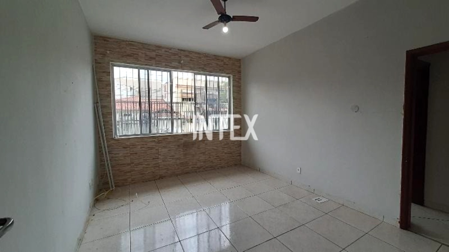 Apartamento à venda com 2 quartos, 75m² - Foto 1