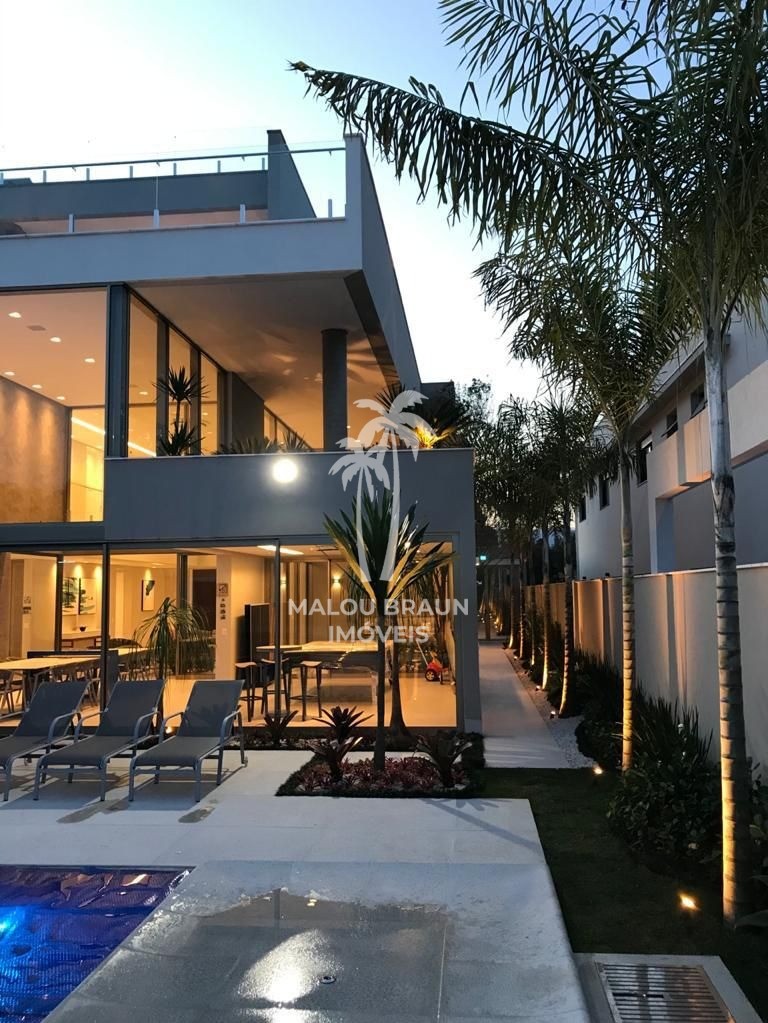 Casa à venda com 7 quartos, 1000m² - Foto 13