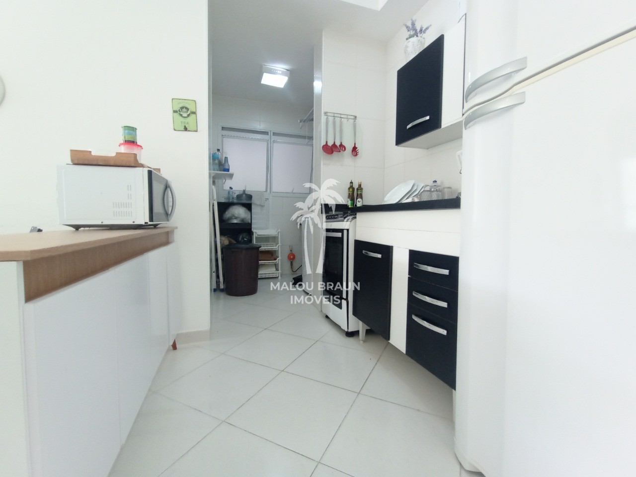 Apartamento à venda com 3 quartos, 93m² - Foto 2