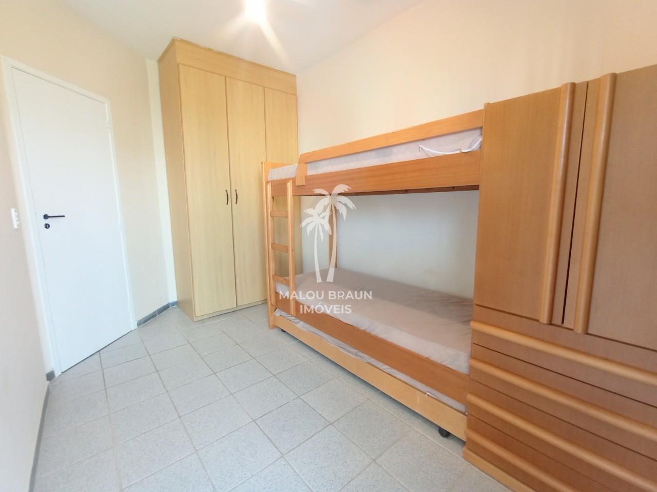 Apartamento para alugar com 3 quartos, 101m² - Foto 8